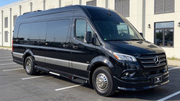 hampton airport sprinter van service